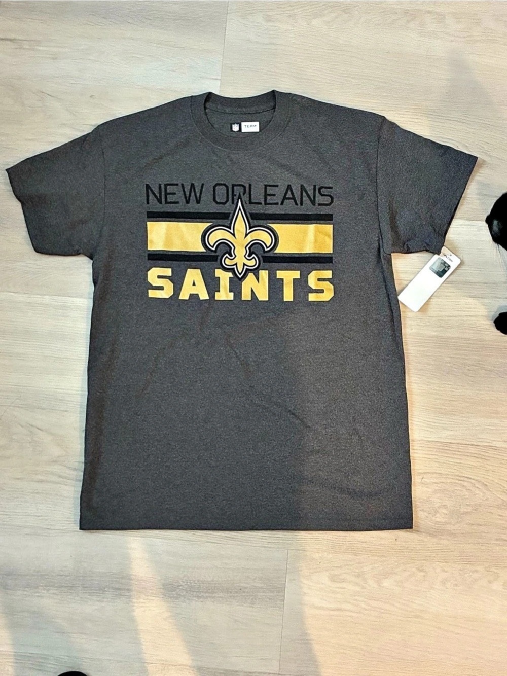 NFL New Orleans Saints Team Apparel T-Shirt Short Sleeve Tee in Black & Gold